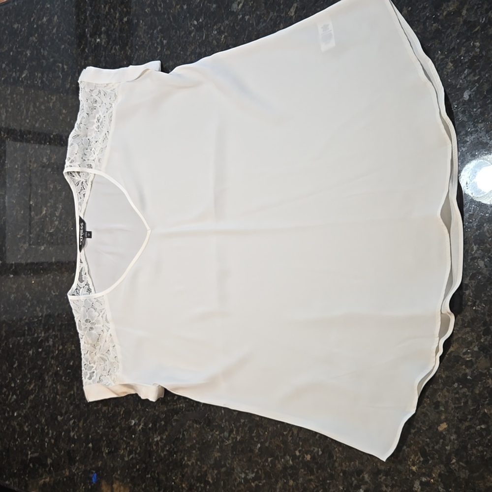 White short sleeve lace top